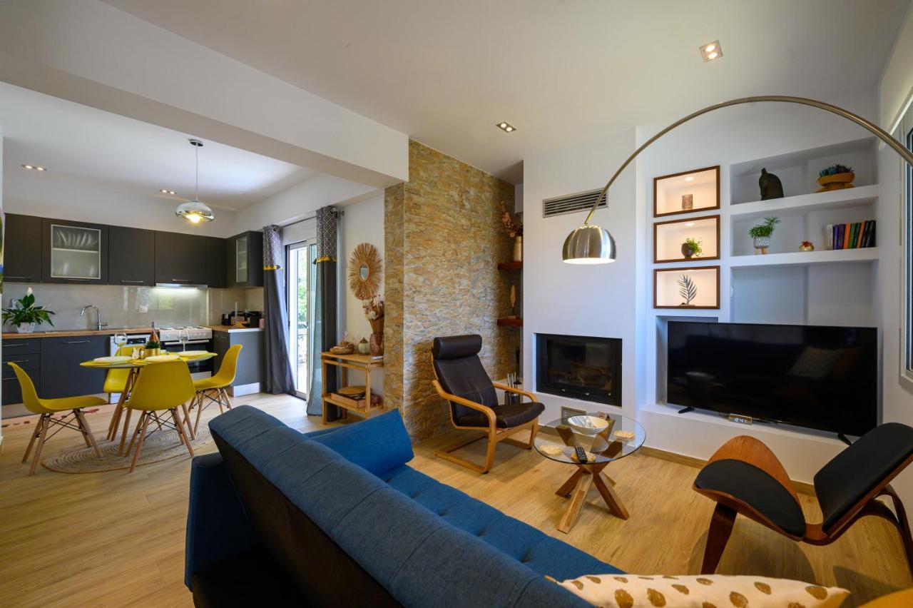 Chic Apartment In Nature, 5-Min Walk To The Beach Kalamata Ngoại thất bức ảnh
