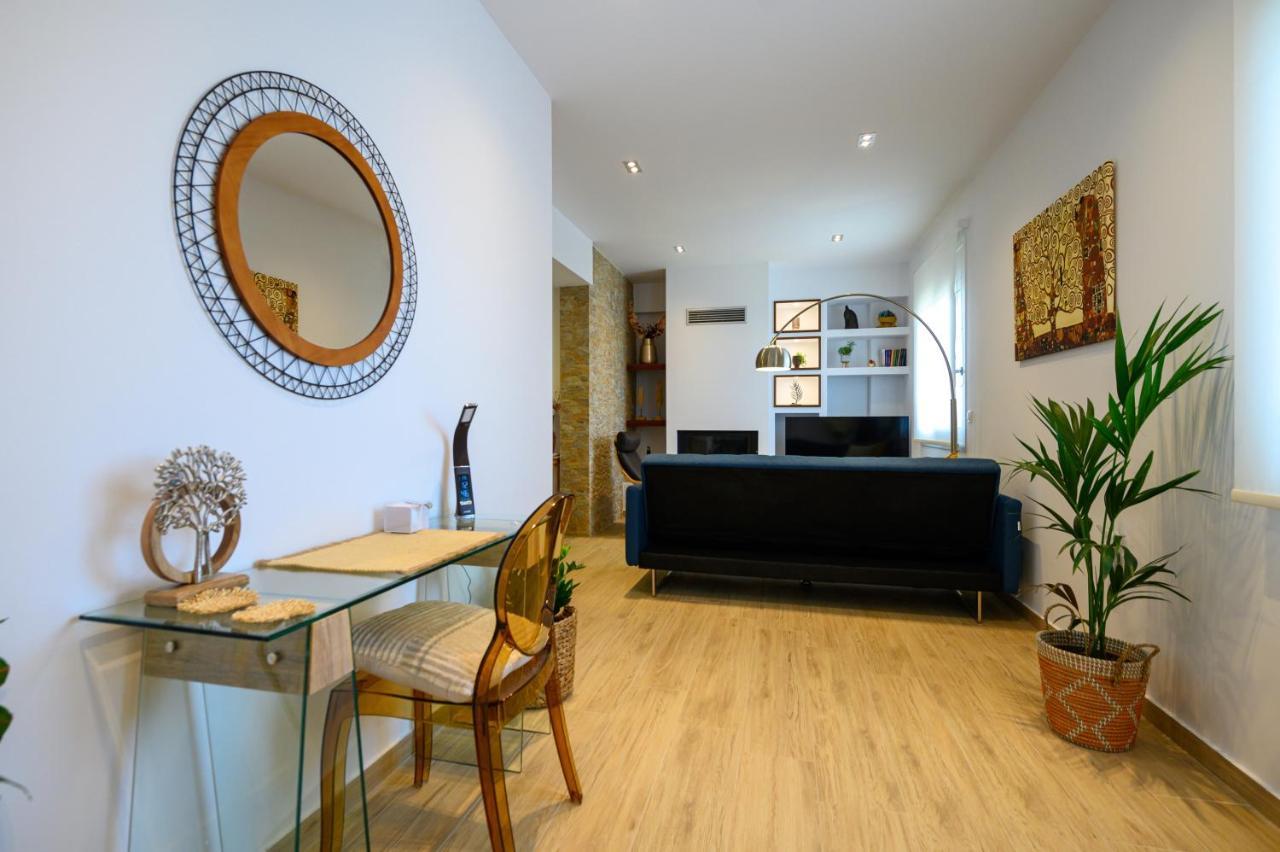 Chic Apartment In Nature, 5-Min Walk To The Beach Kalamata Ngoại thất bức ảnh