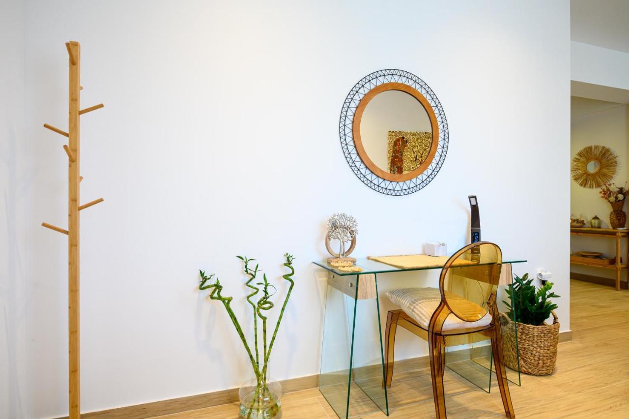 Chic Apartment In Nature, 5-Min Walk To The Beach Kalamata Ngoại thất bức ảnh