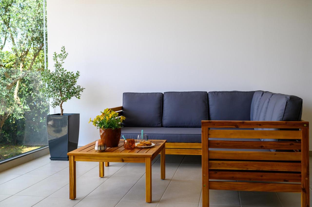 Chic Apartment In Nature, 5-Min Walk To The Beach Kalamata Ngoại thất bức ảnh
