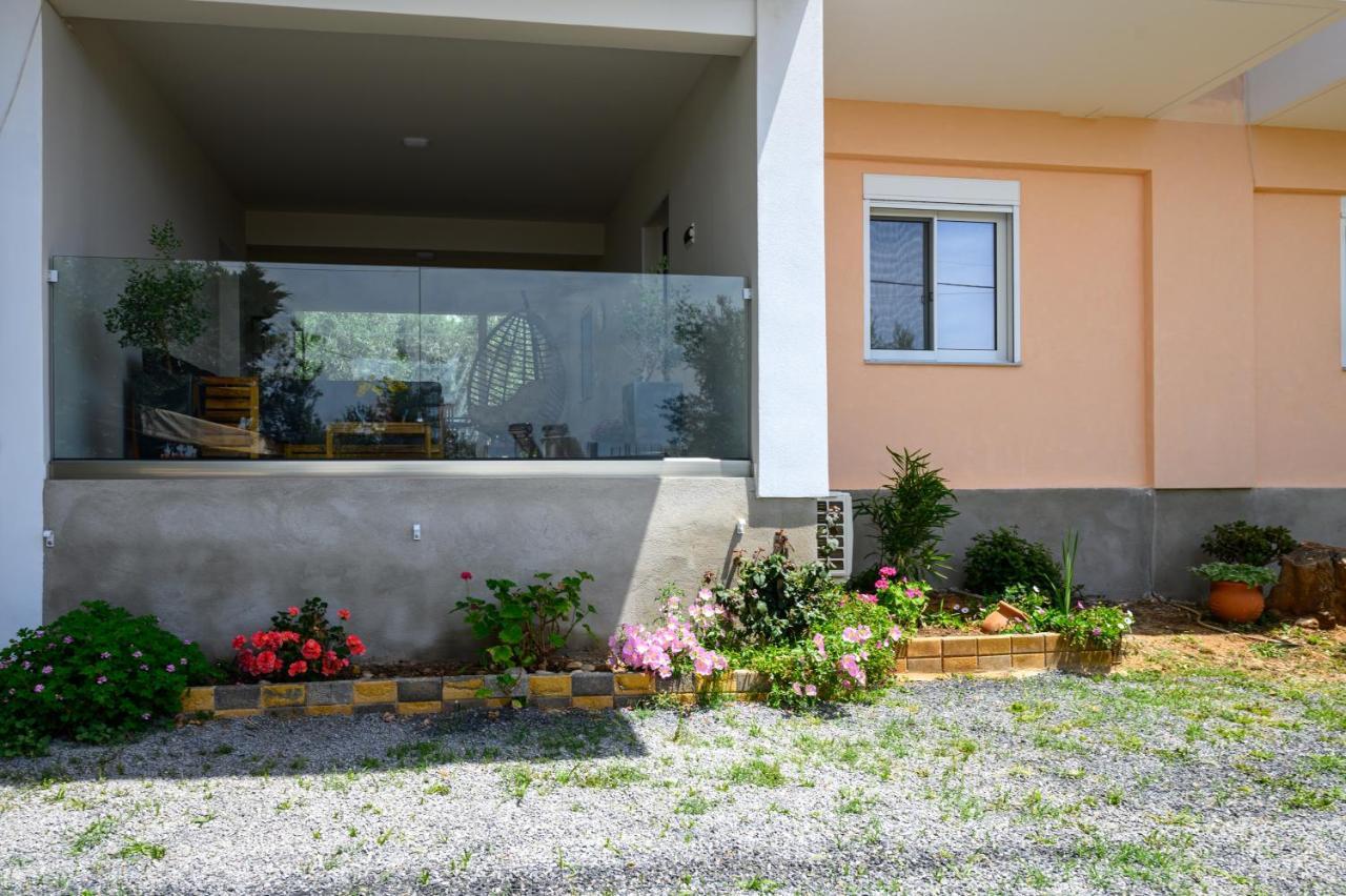 Chic Apartment In Nature, 5-Min Walk To The Beach Kalamata Ngoại thất bức ảnh