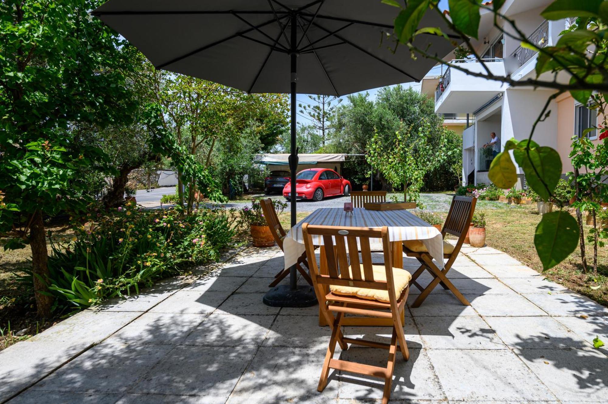 Chic Apartment In Nature, 5-Min Walk To The Beach Kalamata Ngoại thất bức ảnh