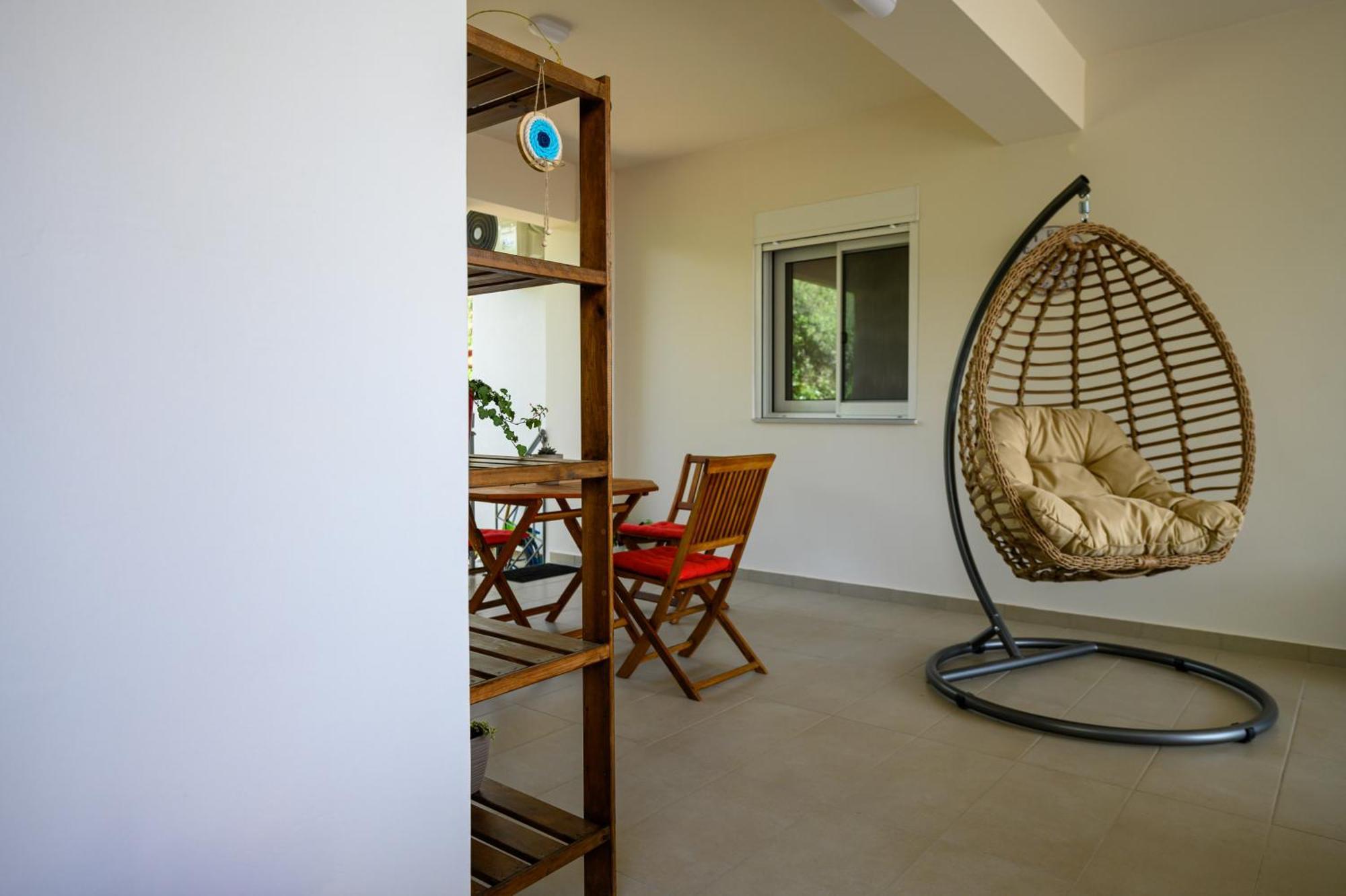 Chic Apartment In Nature, 5-Min Walk To The Beach Kalamata Ngoại thất bức ảnh
