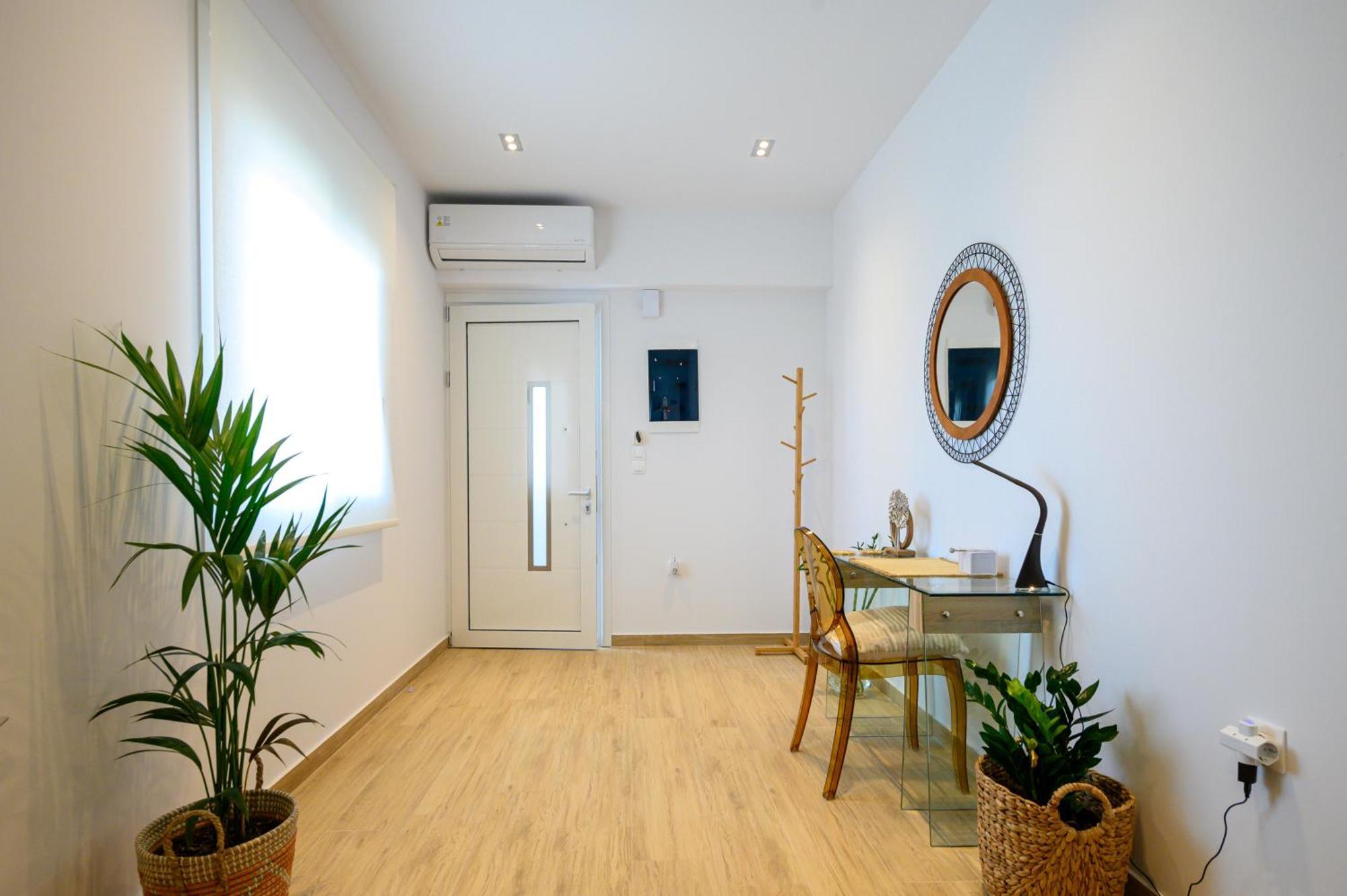 Chic Apartment In Nature, 5-Min Walk To The Beach Kalamata Ngoại thất bức ảnh