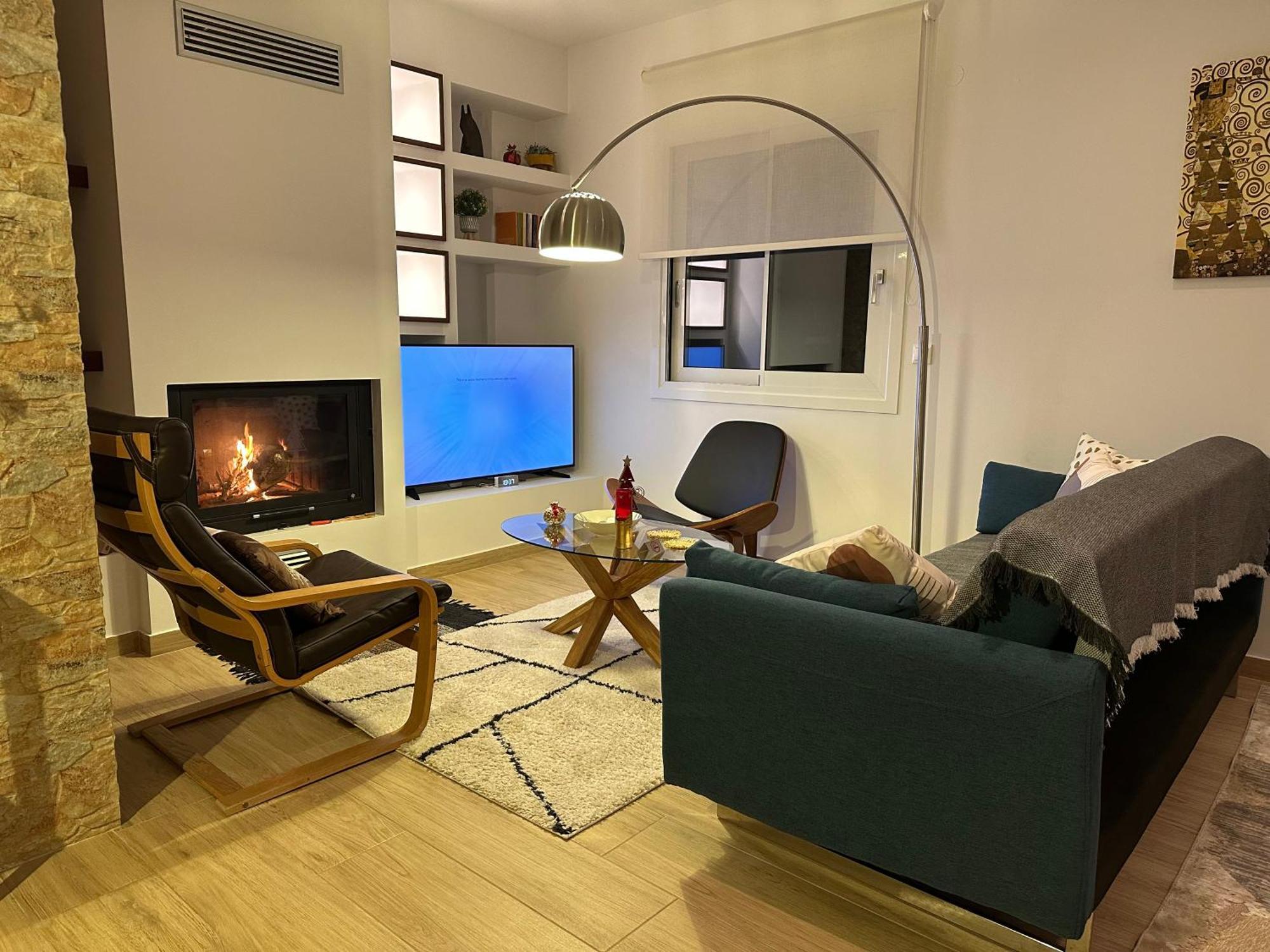 Chic Apartment In Nature, 5-Min Walk To The Beach Kalamata Ngoại thất bức ảnh